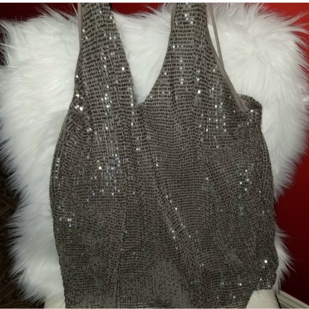 Express Black Sequin Sleeveless Camisole - Picture 3 of 9
